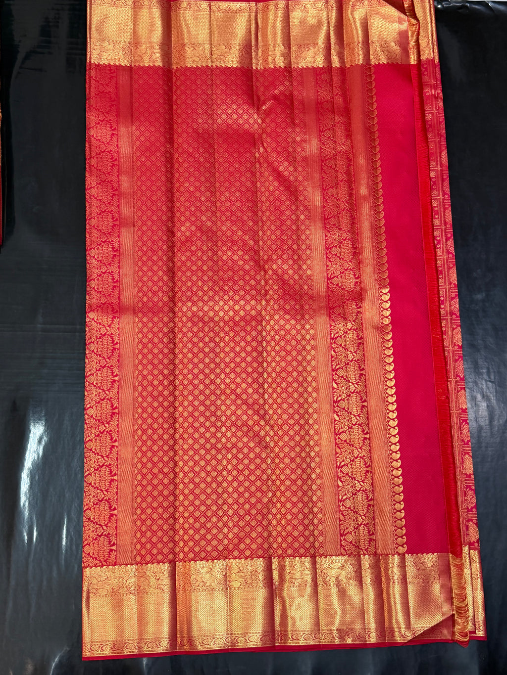 Traditional Kanchipuram Tomato Red Wedding Silk Saree
