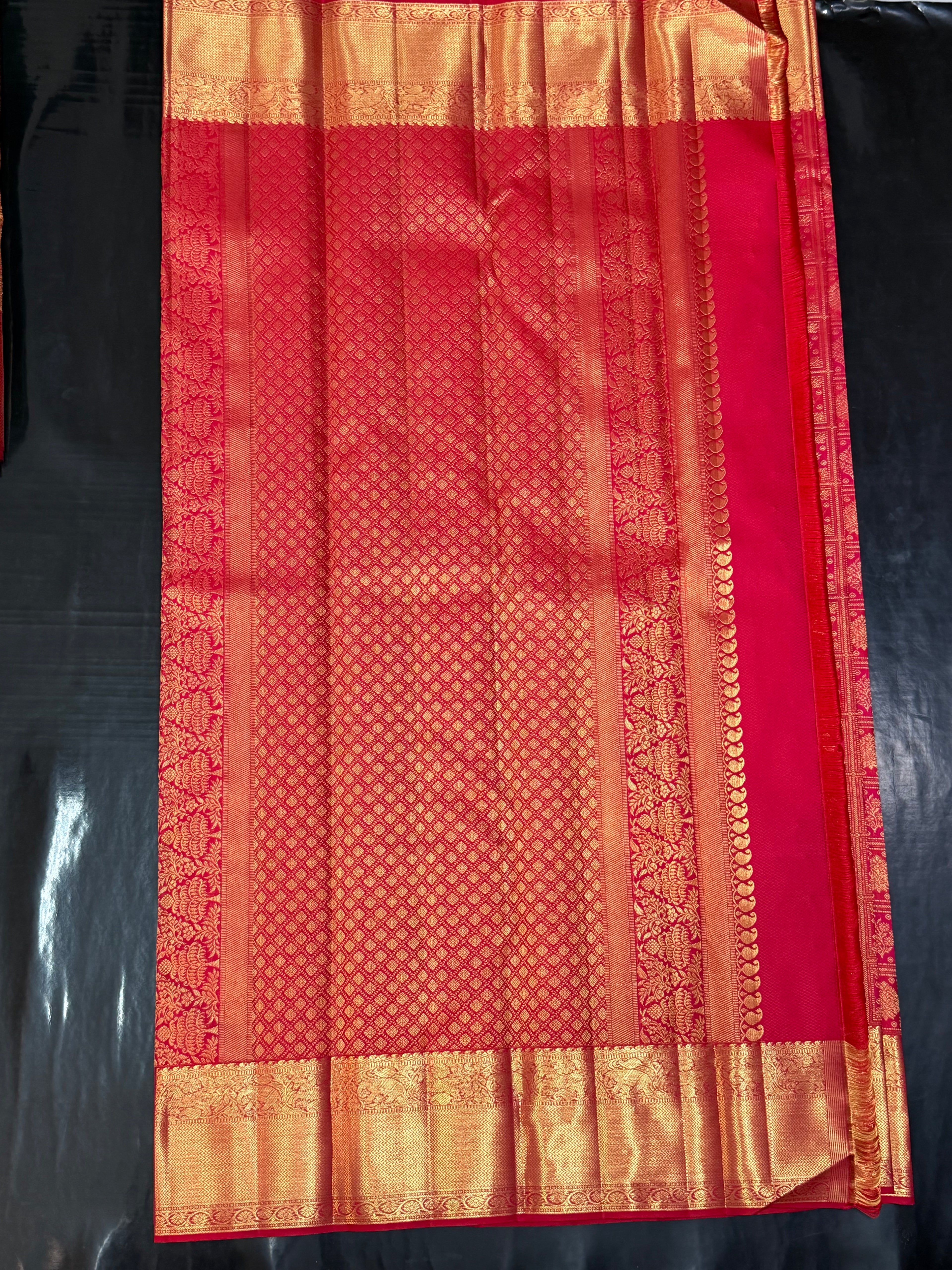 Traditional Kanchipuram Tomato Red Wedding Silk Saree