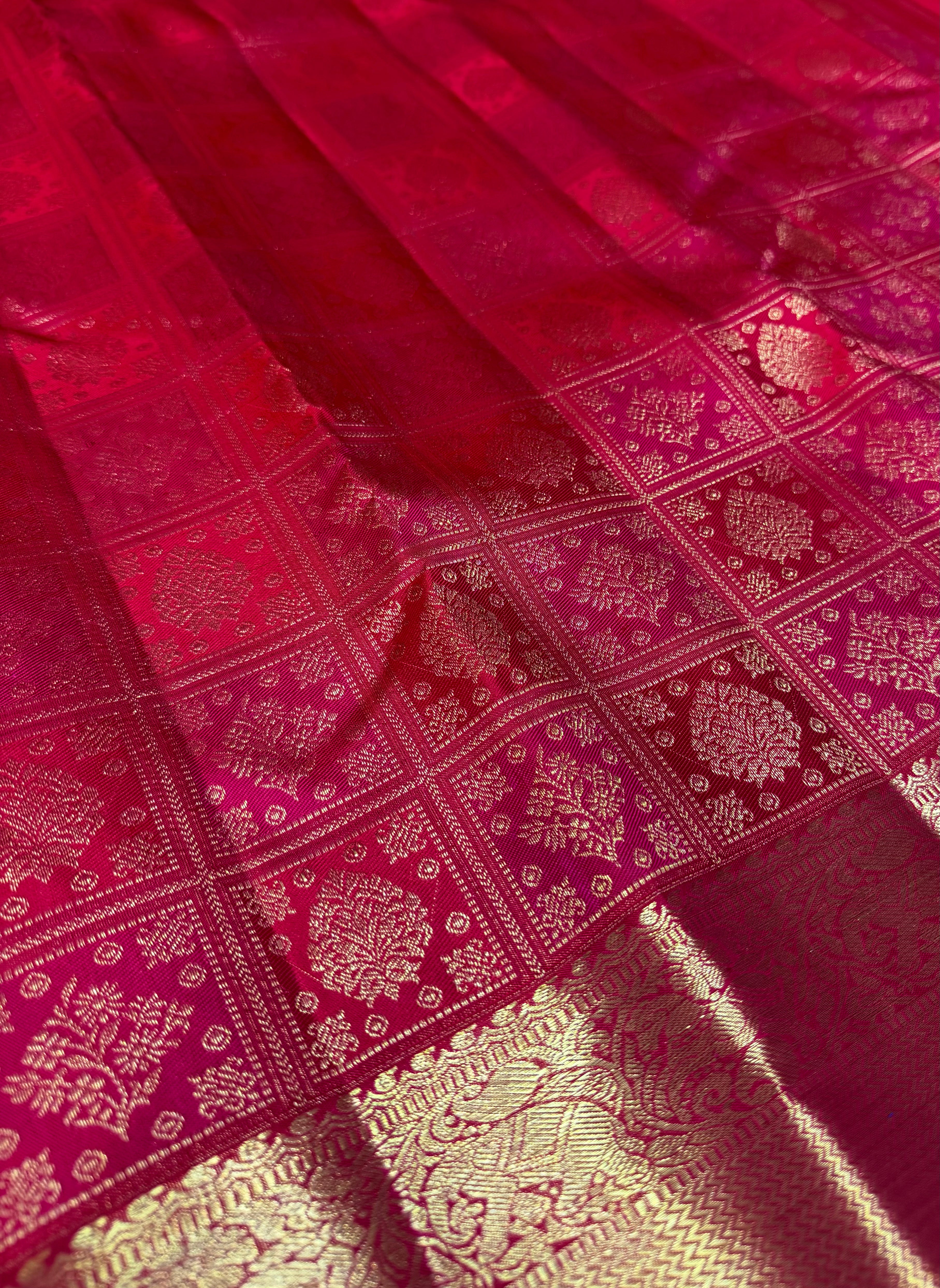 Traditional Kanchipuram Tomato Red Wedding Silk Saree